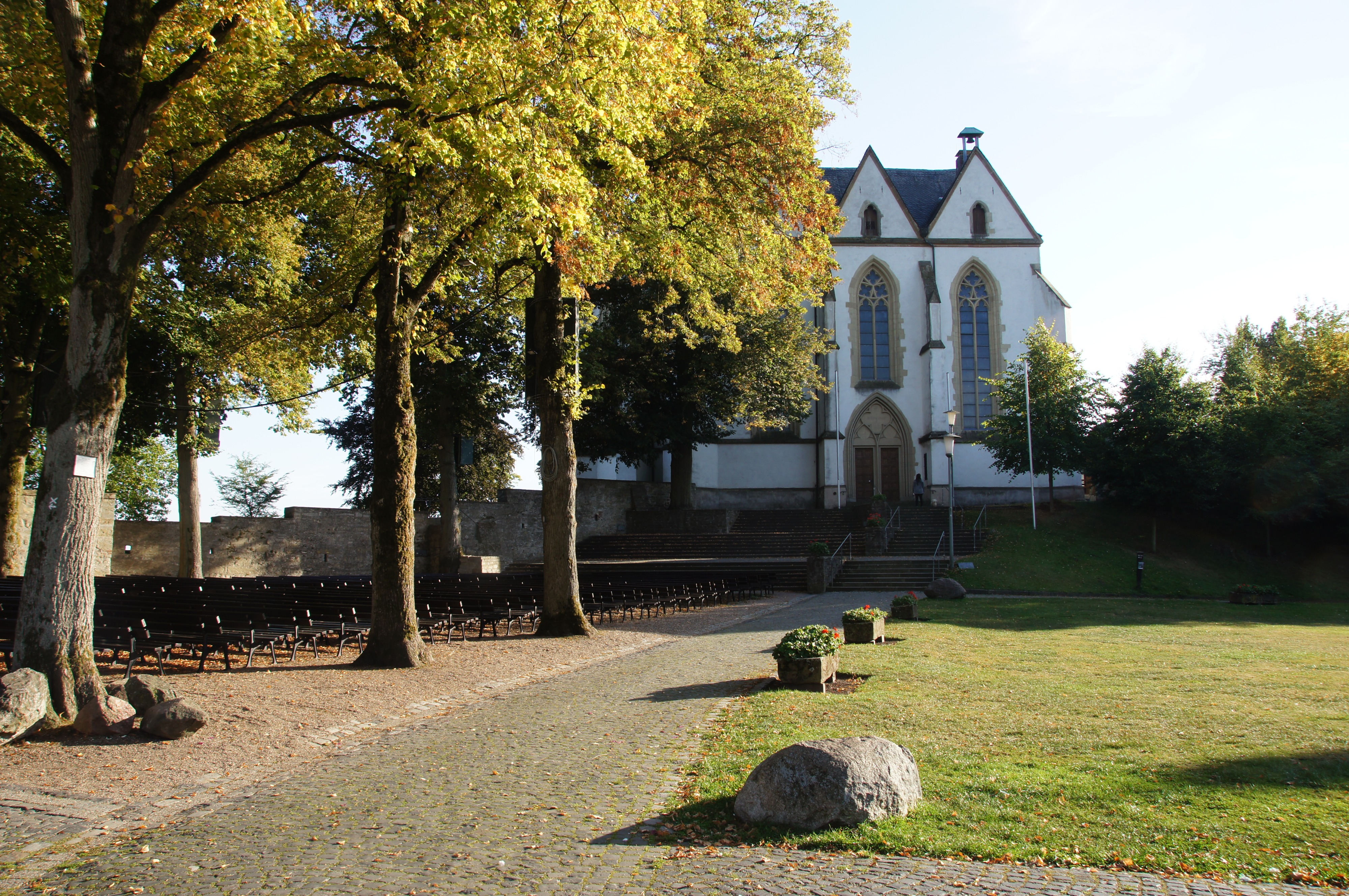 Heilig-Kreuz-Kirche auf dem Burgplatz