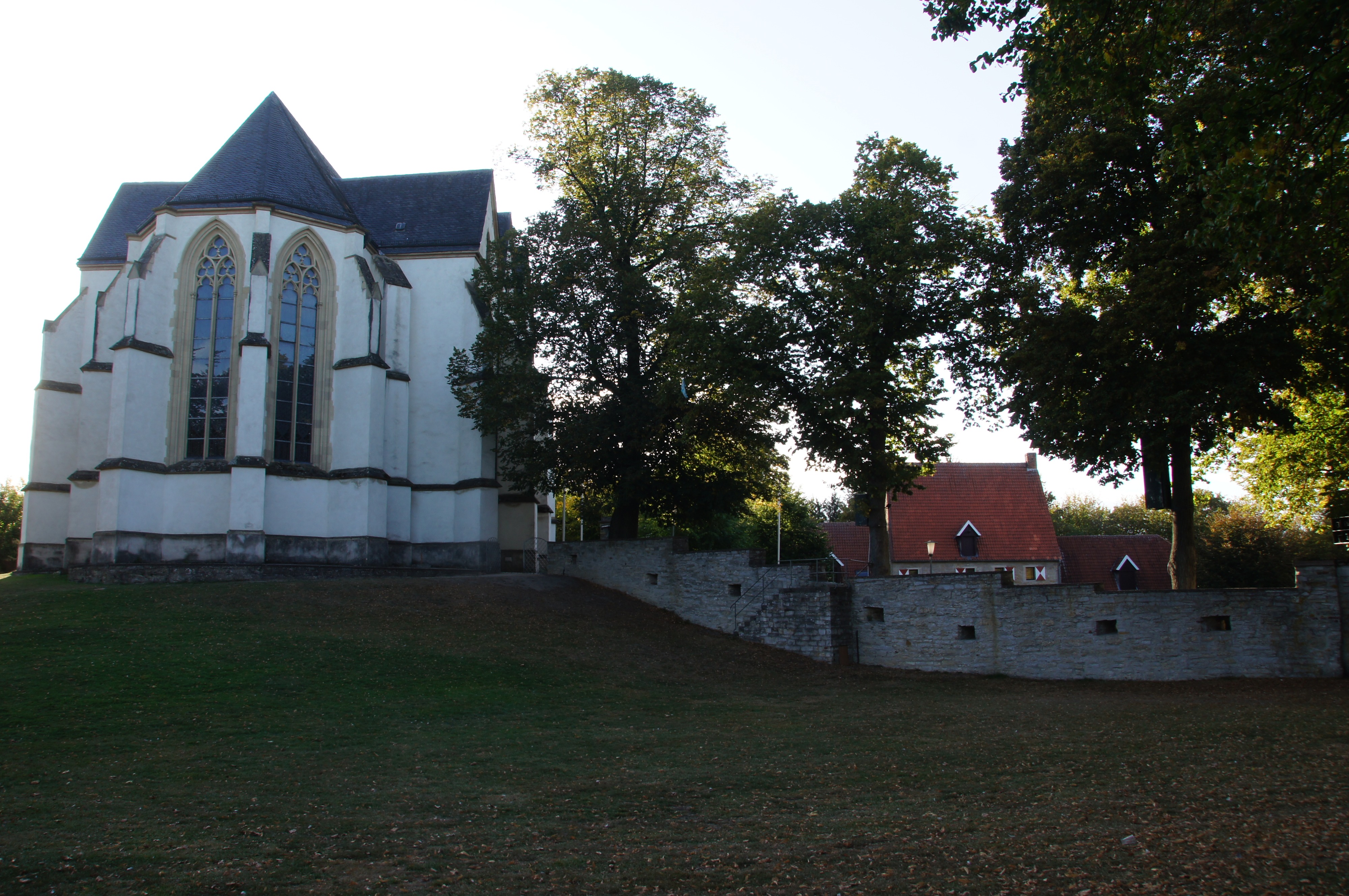 Heilig-Kreuz-Kirche auf dem Burgplatz